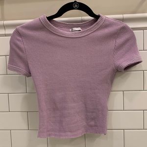 😀😀😀Urban outfitters short sleeve ribbed top lavender. Size XS